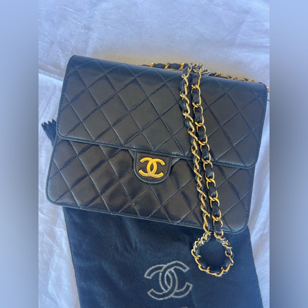 Chanel Quilted CC Flap Bag shoulder bag - Picture 3 of 16